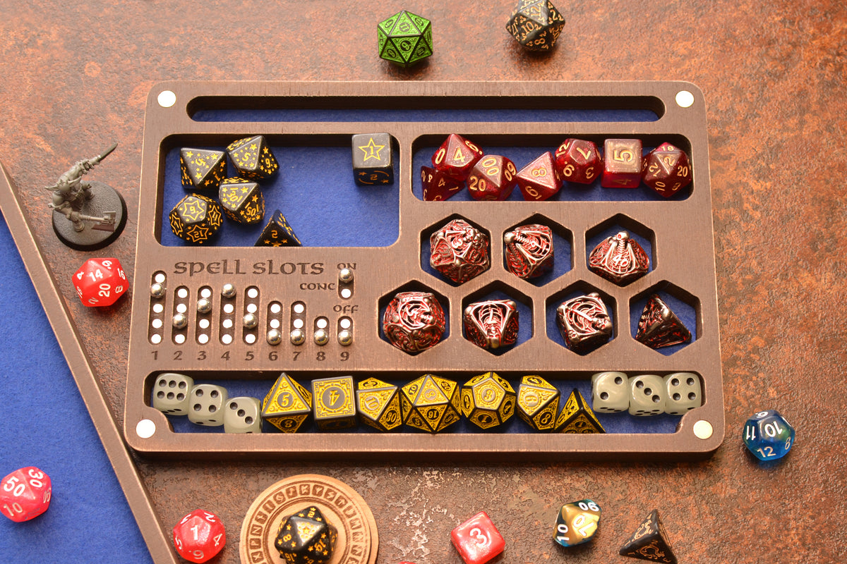 Handcrafted wooden dice box and tray, Dungeons & Dragons fans. Idea as a Wyvern Dice Vault.