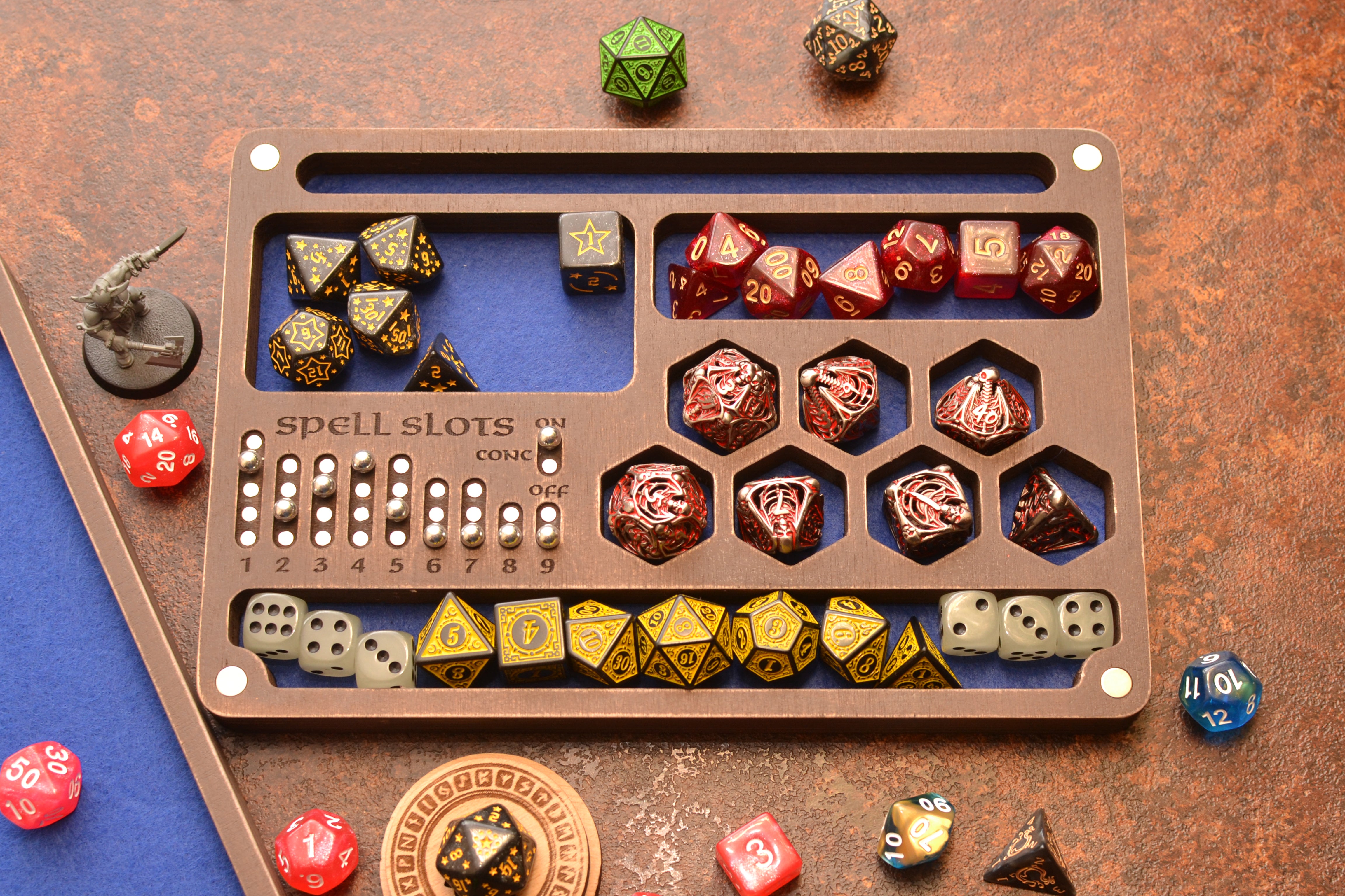 Handcrafted wooden dice box and tray, Dungeons & Dragons fans. Idea as a Wyvern Dice Vault.