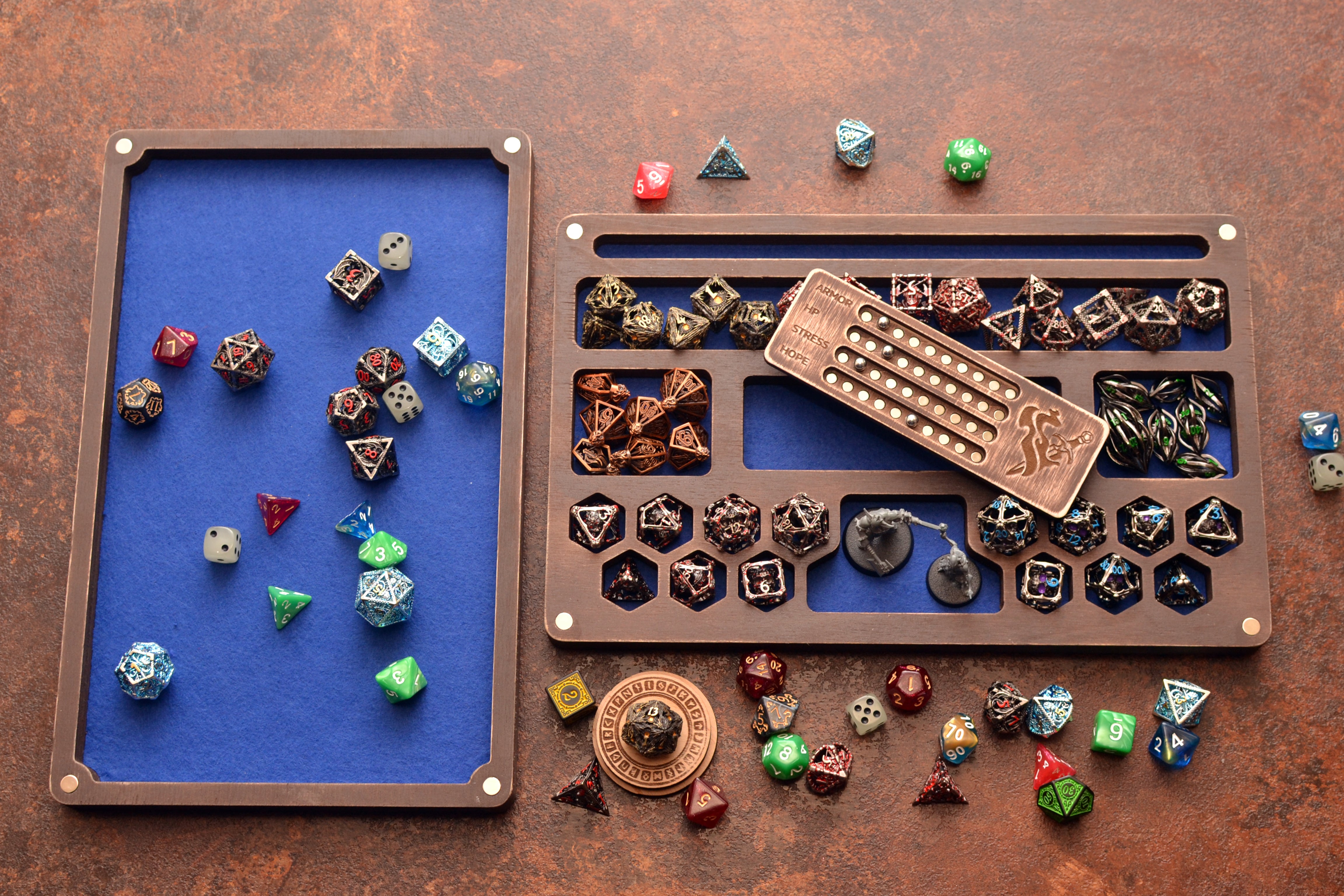 Daggerheart box and tray. Wooden dice box with magnetic tracker.